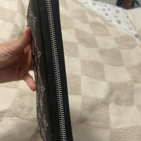 Louis Vuitton Carmel Mahina Hobo + Zippy Wallet + Bandeau – Rare Set - Picture 12 of 15